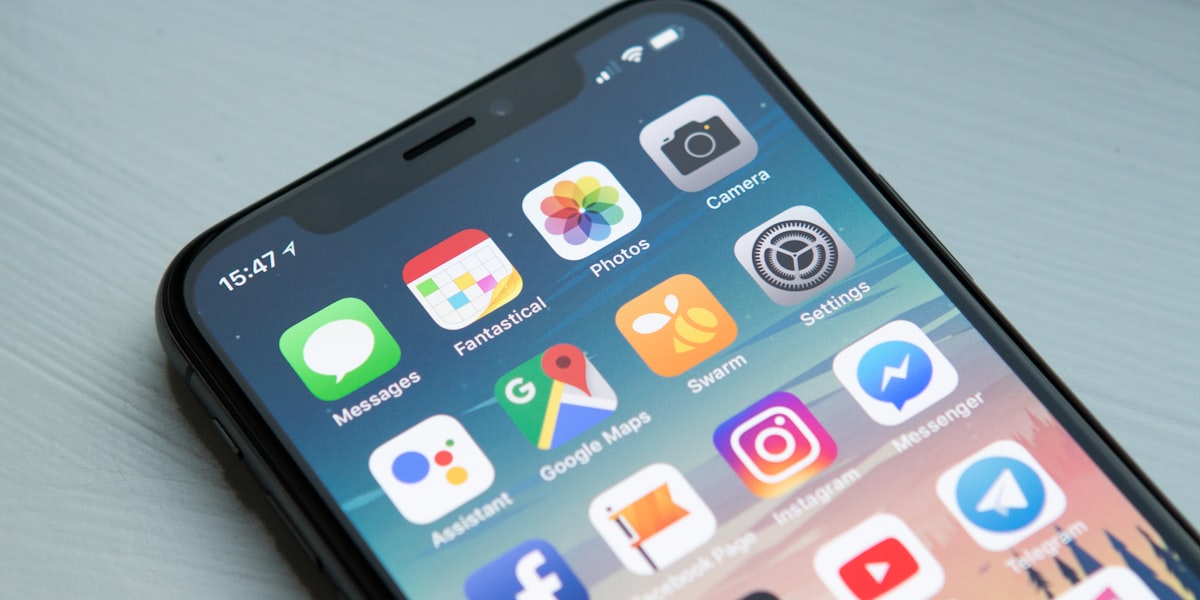 斗球App在iPhone灵动岛上的界面预览